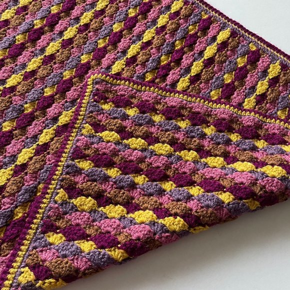 4/$25 Crochet Afghan Baby Blanket Throw Handmade Shell Stitch Small 23 X 32 - Picture 5 of 7